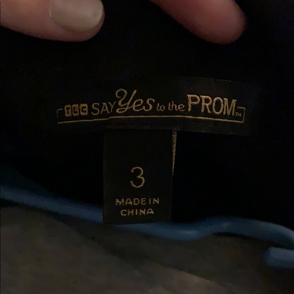 Black and silver sequined prom dress - Picture 4 of 4